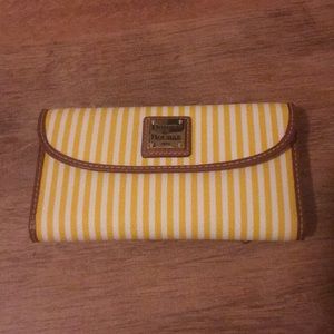 Dooney and Bourke pebbled leather wallet